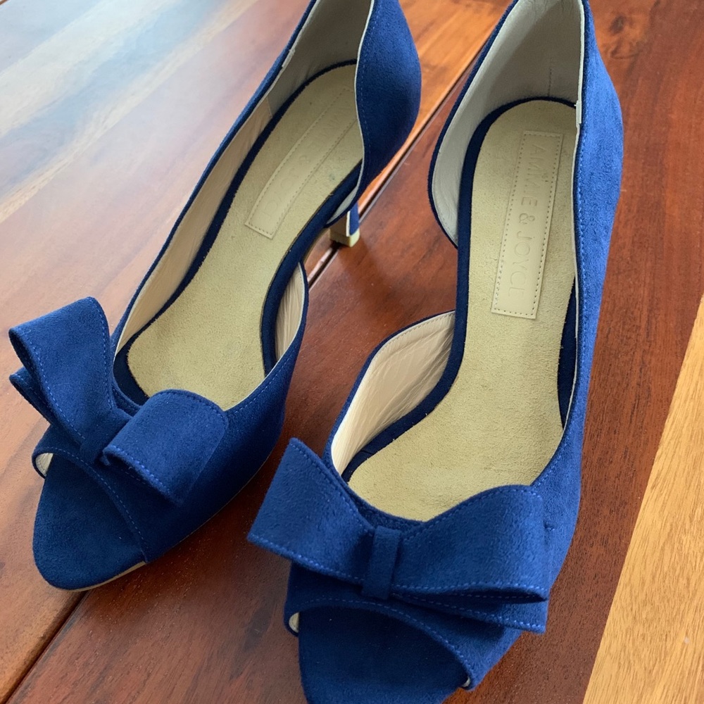 Custom leather peep toe 2.5” heels with bow